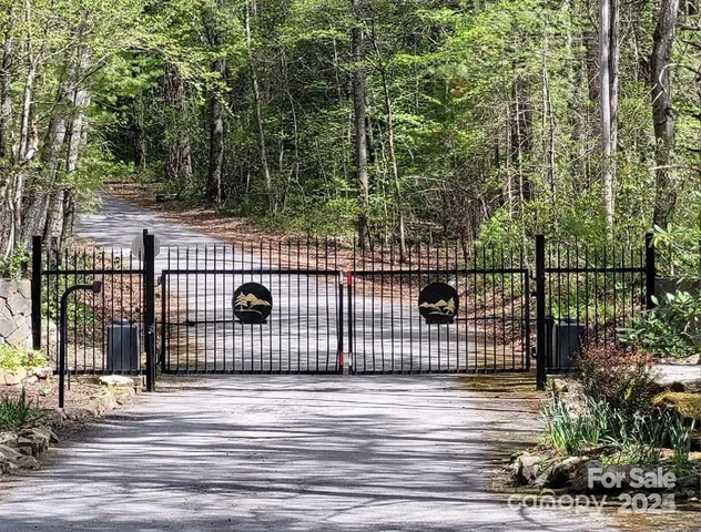 a view of a tennis court