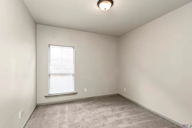 $2,050 | 633 Fall Creek Drive, Baton Rouge, LA 70810