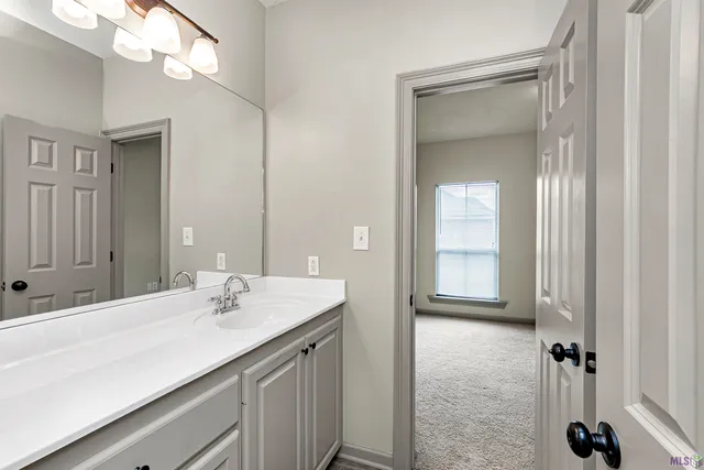 $2,050 | 633 Fall Creek Drive, Baton Rouge, LA 70810