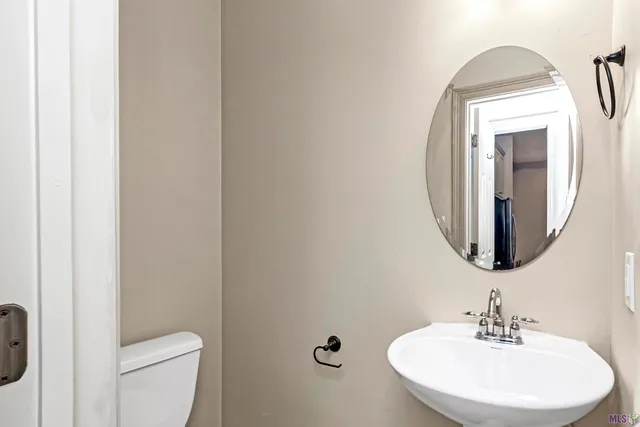 $2,050 | 633 Fall Creek Drive, Baton Rouge, LA 70810