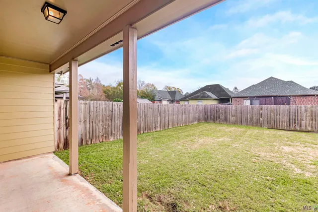 $2,050 | 633 Fall Creek Drive, Baton Rouge, LA 70810