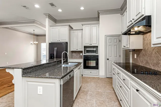 $2,050 | 633 Fall Creek Drive, Baton Rouge, LA 70810