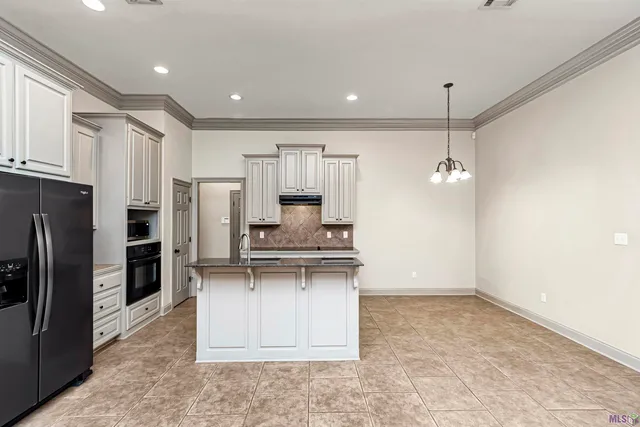 $2,050 | 633 Fall Creek Drive, Baton Rouge, LA 70810