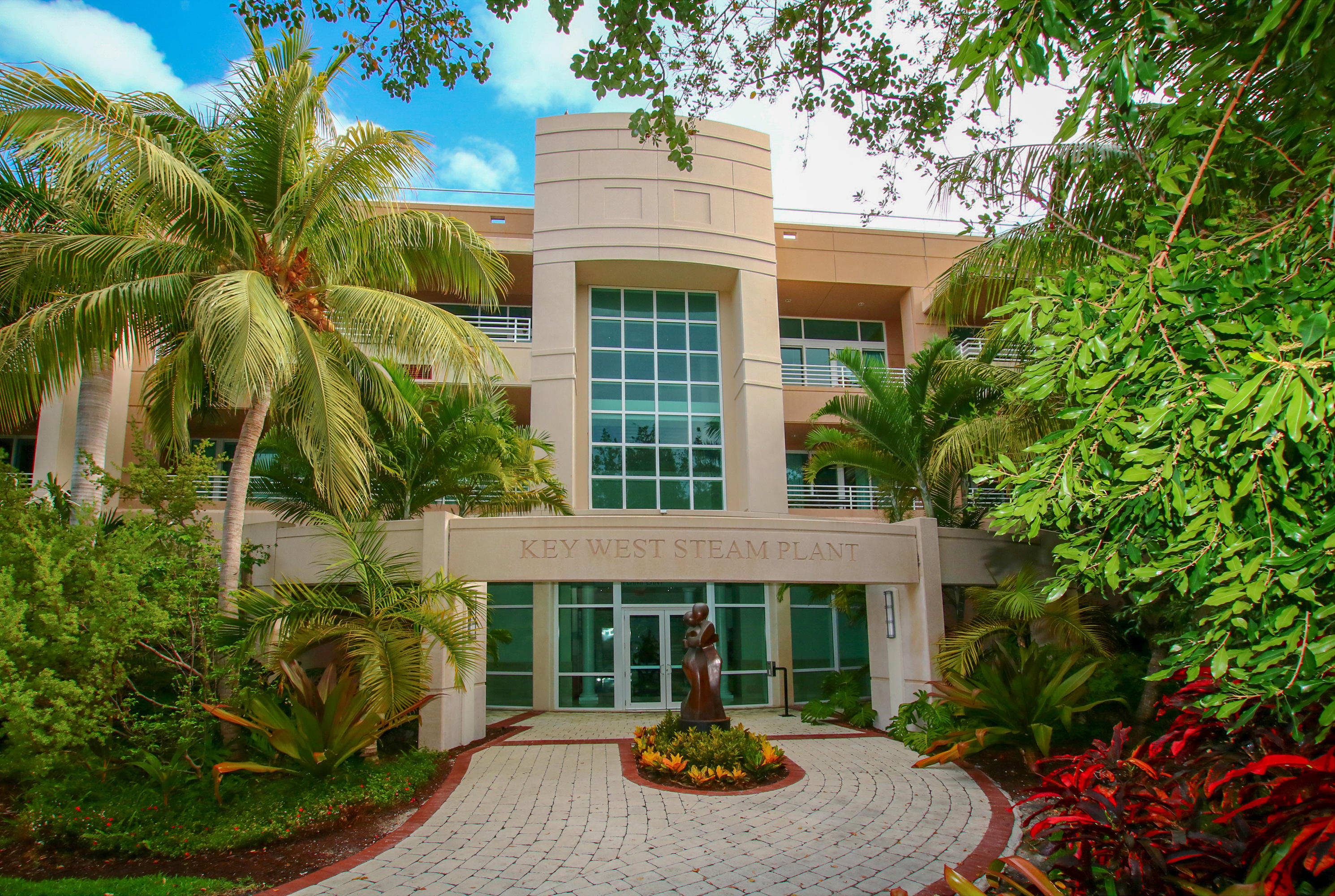 281 Trumbo Road, Unit 205 Key West, FL 33040 - Photo 7 of 35 a front view of a house with garden