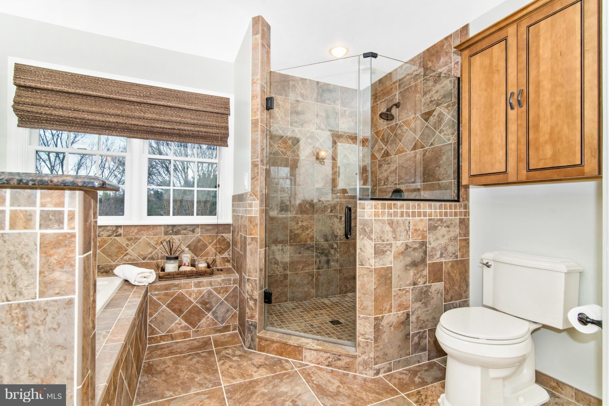 2880 Sommersby Road Mount Airy, MD 21771 - Photo 23 of 30 Lots of room in spacious shower