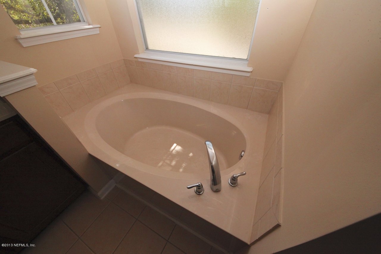 3199 Peoria Road Orange Park, FL 32065 - Photo 11 of 18 Master Bath Garden Tub