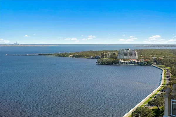 $20,000 | 4201 Bayshore Boulevard, Unit 2101, Tampa, FL 33611