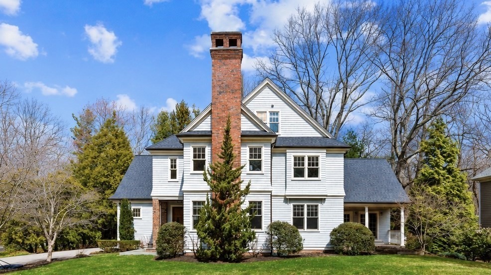 22 Fairbanks Road Lexington, MA 02421 - Photo 2 of 41 front view of a house with a yard