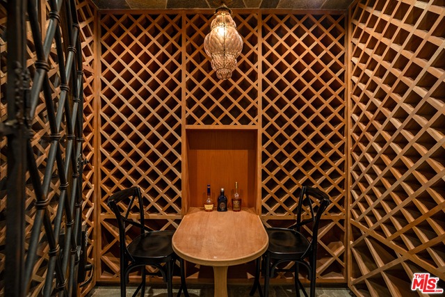 9555 Heather Road Beverly Hills, CA 90210 - Photo 11 of 18