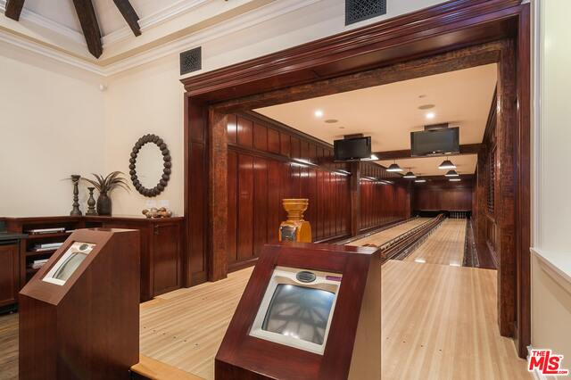 9555 Heather Road Beverly Hills, CA 90210 - Photo 9 of 18