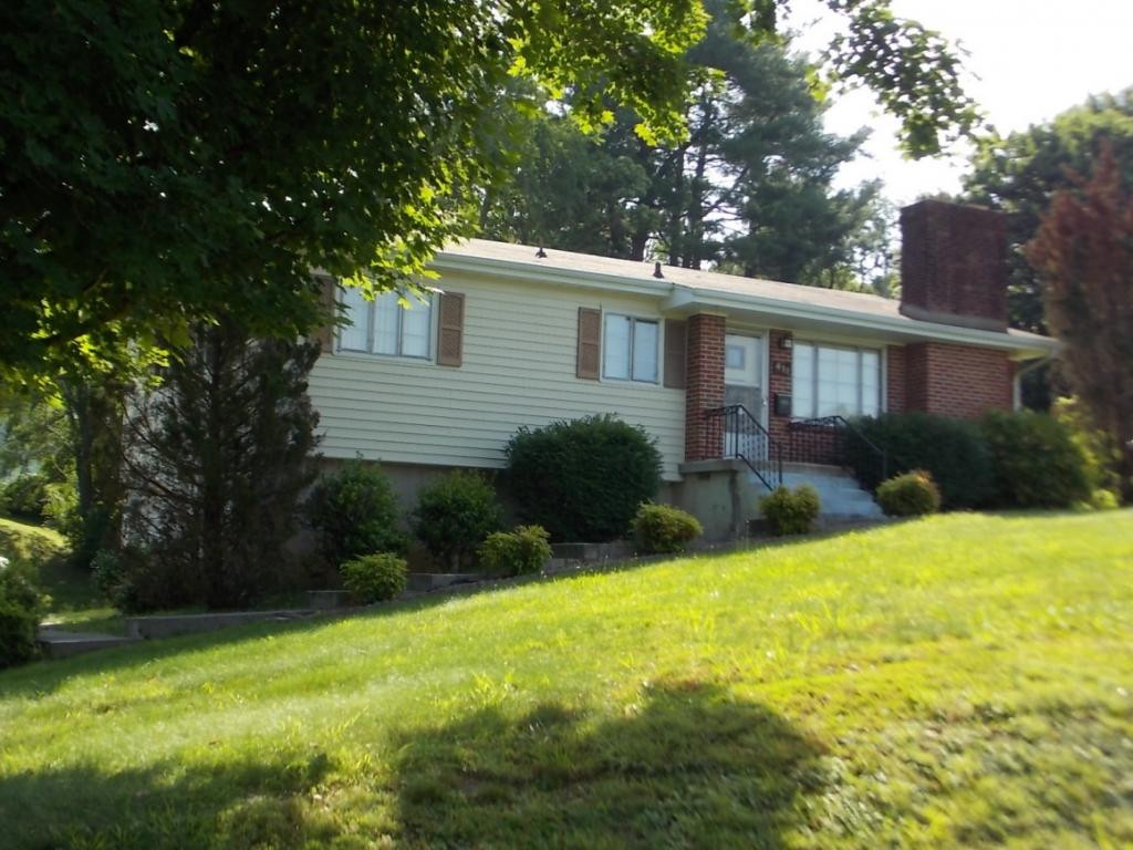 411 Cheyenne Road Bristol, VA 24201 - Photo 1 of 14 Photo 1