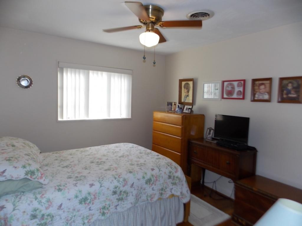 411 Cheyenne Road Bristol, VA 24201 - Photo 4 of 14 Photo 4