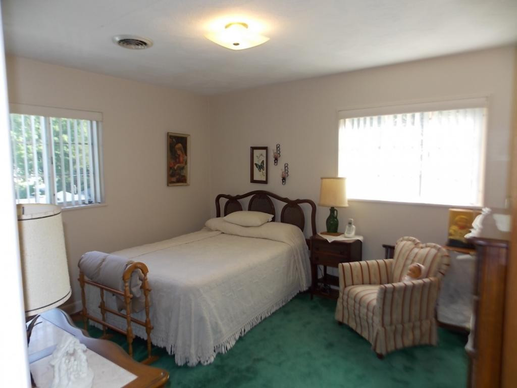 411 Cheyenne Road Bristol, VA 24201 - Photo 6 of 14 Photo 6