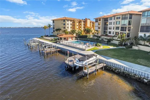 $400,000 | 4013 Southeast 20th Place, Unit 401, Cape Coral, FL 33904