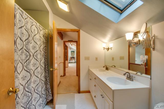 2005 Church Road Bethlehem, PA 18015 - Photo 17 of 26 Master Bath