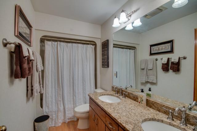 2005 Church Road Bethlehem, PA 18015 - Photo 20 of 26 Second Full Bath