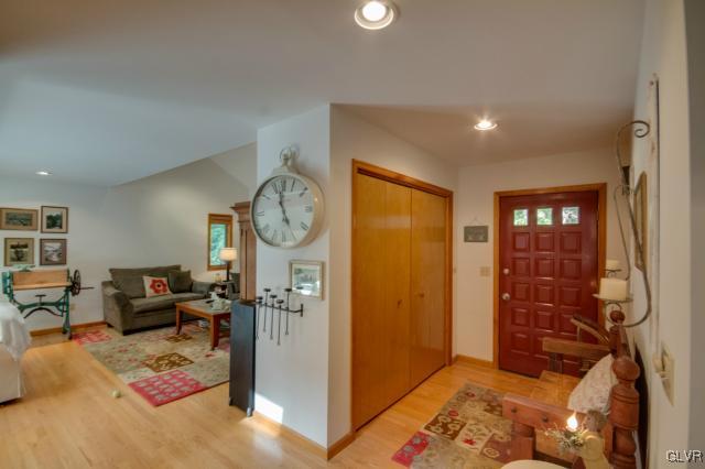 2005 Church Road Bethlehem, PA 18015 - Photo 4 of 26 Foyer/Living Room