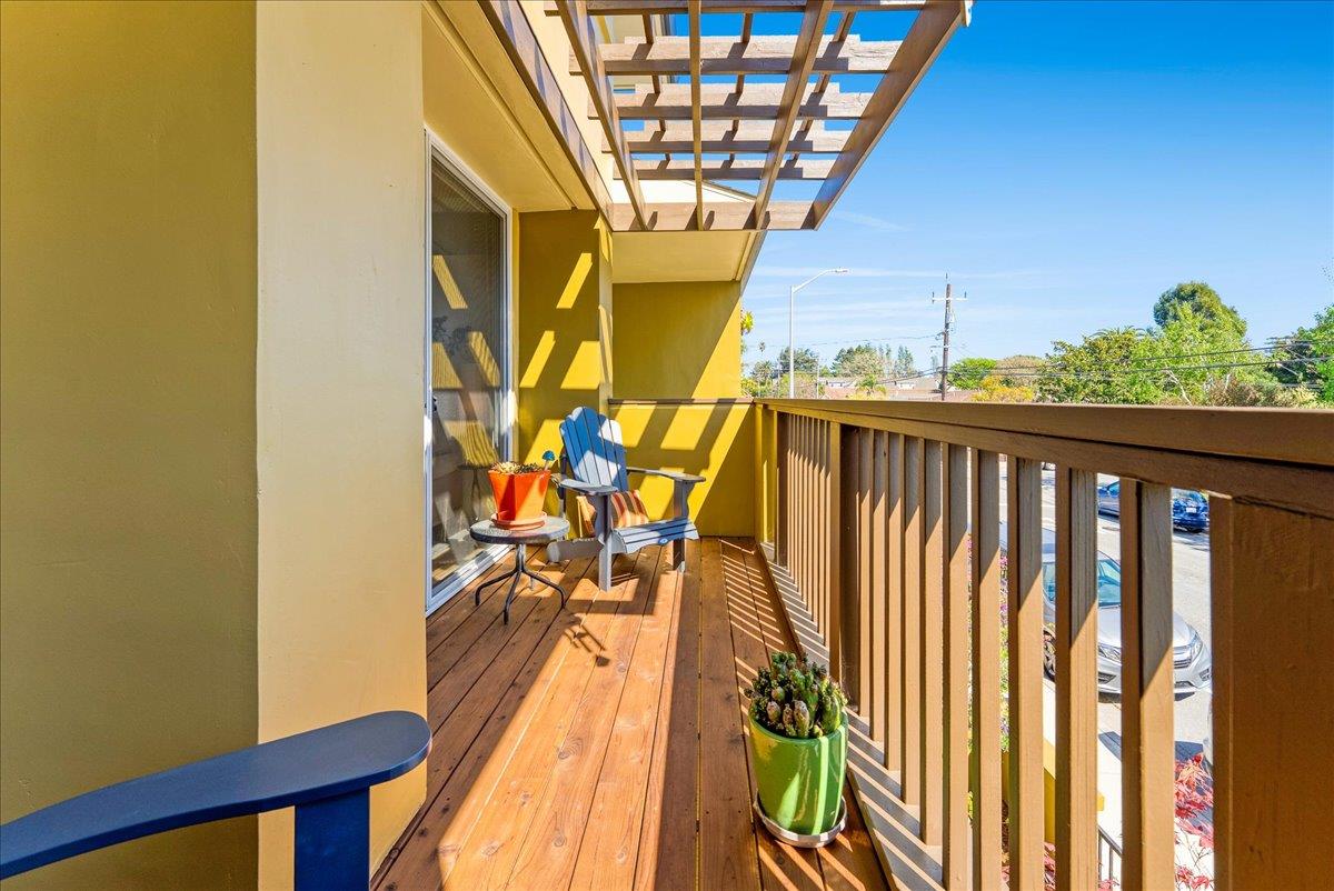 117 Gault Street, Unit B Santa Cruz, CA 95062 - Photo 20 of 42 a view of a staircase