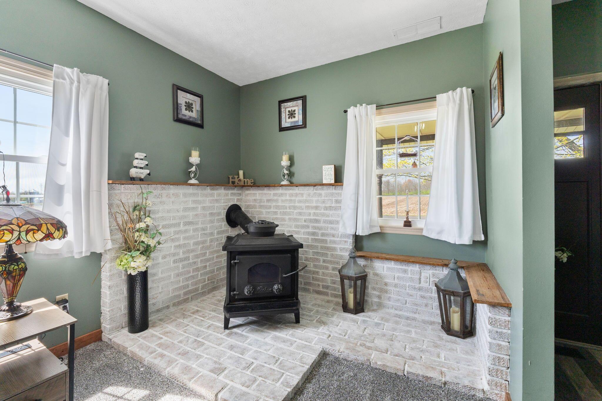 2349 Park Road Woodstock, OH 43084 - Photo 10 of 66 Living room