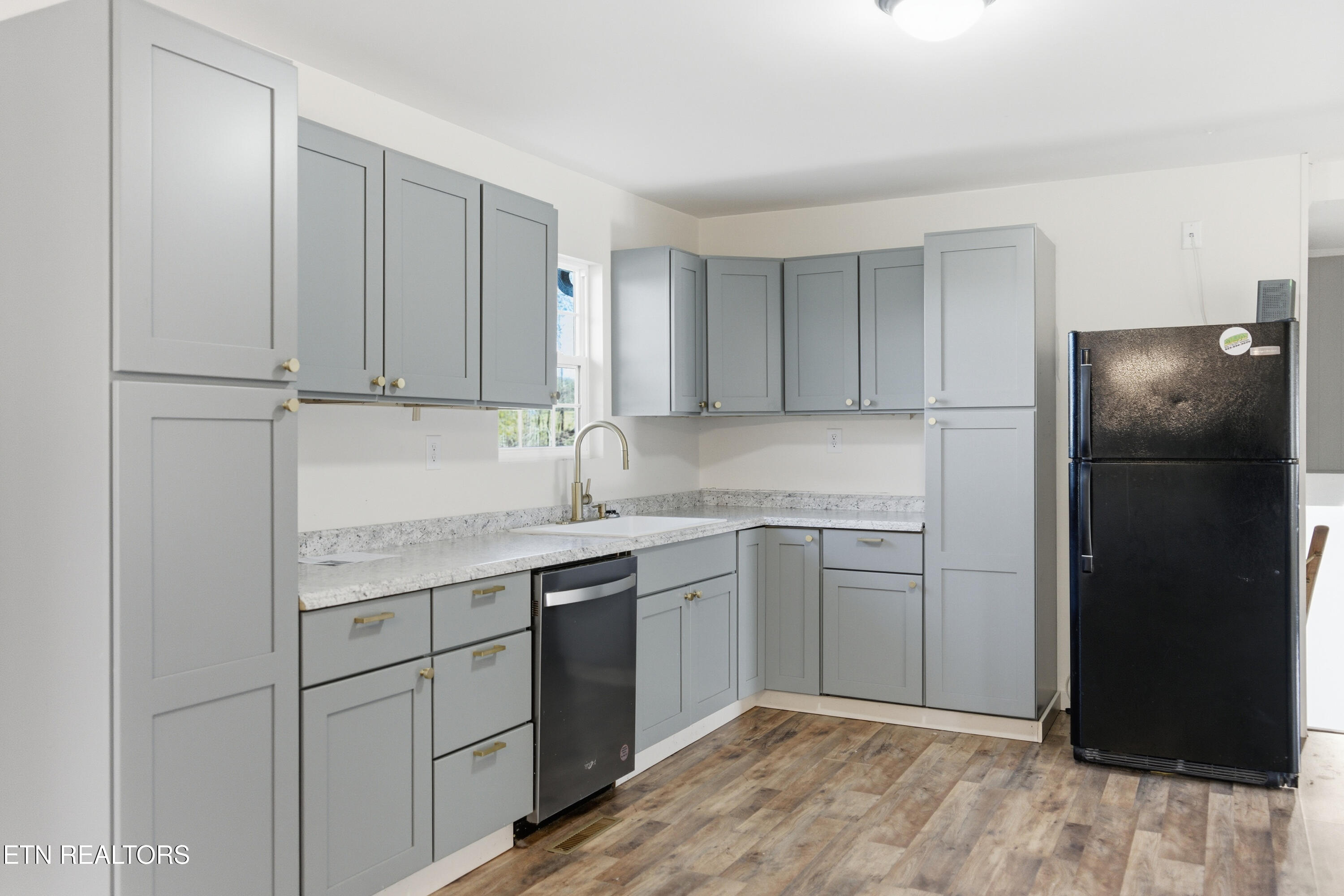 444 Island Ford Road Lancing, TN 37770 - Photo 16 of 50 039_DSC02246