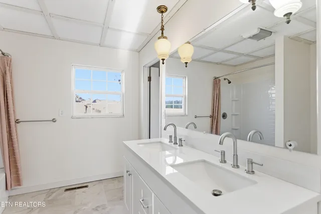 $359,900 | 444 Island Ford Road, Lancing, TN 37770