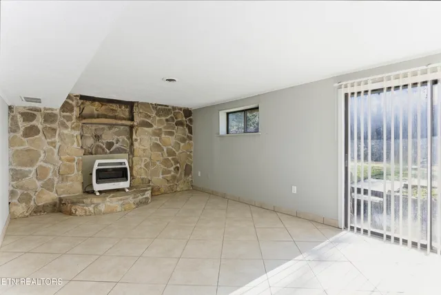 $399,900 | 444 Island Ford Road, Lancing, TN 37770