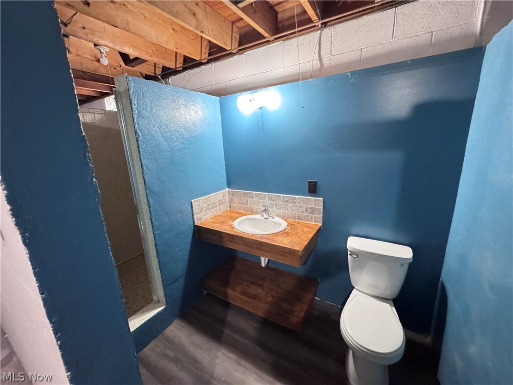 8615 Eberhart Road Northwest Dover, OH 44622 - Photo 29 of 38 3/4 bathroom in basement