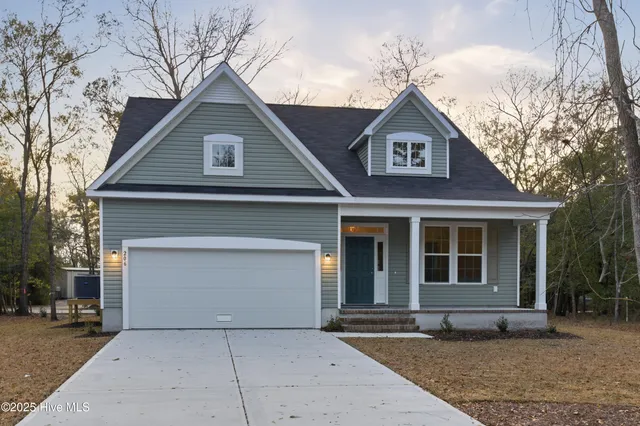 $339,990 | 206 Chateau Drive, New Bern, NC 28560