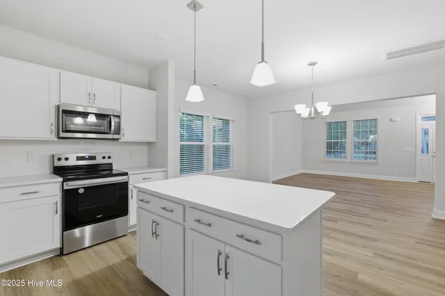 $339,990 | 206 Chateau Drive, New Bern, NC 28560