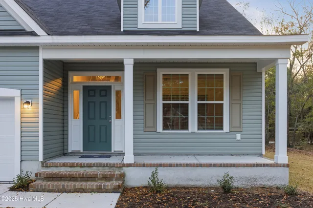 $339,990 | 206 Chateau Drive, New Bern, NC 28560