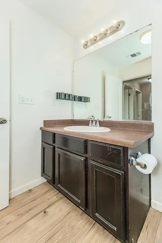 $525,000 | 337 South Stanford Avenue, Fresno, CA 93727