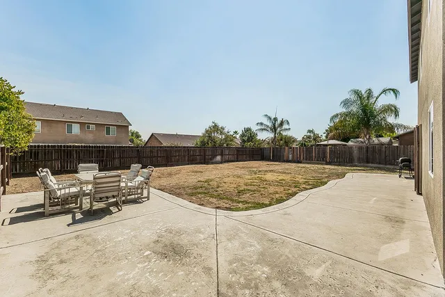 $525,000 | 337 South Stanford Avenue, Fresno, CA 93727