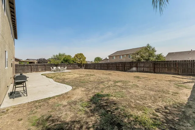 $525,000 | 337 South Stanford Avenue, Fresno, CA 93727