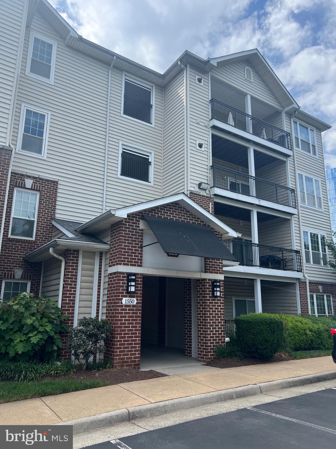 1550 Spring Gate Dr., Unit 8302 McLean, VA 22102 - Photo 5 of 40