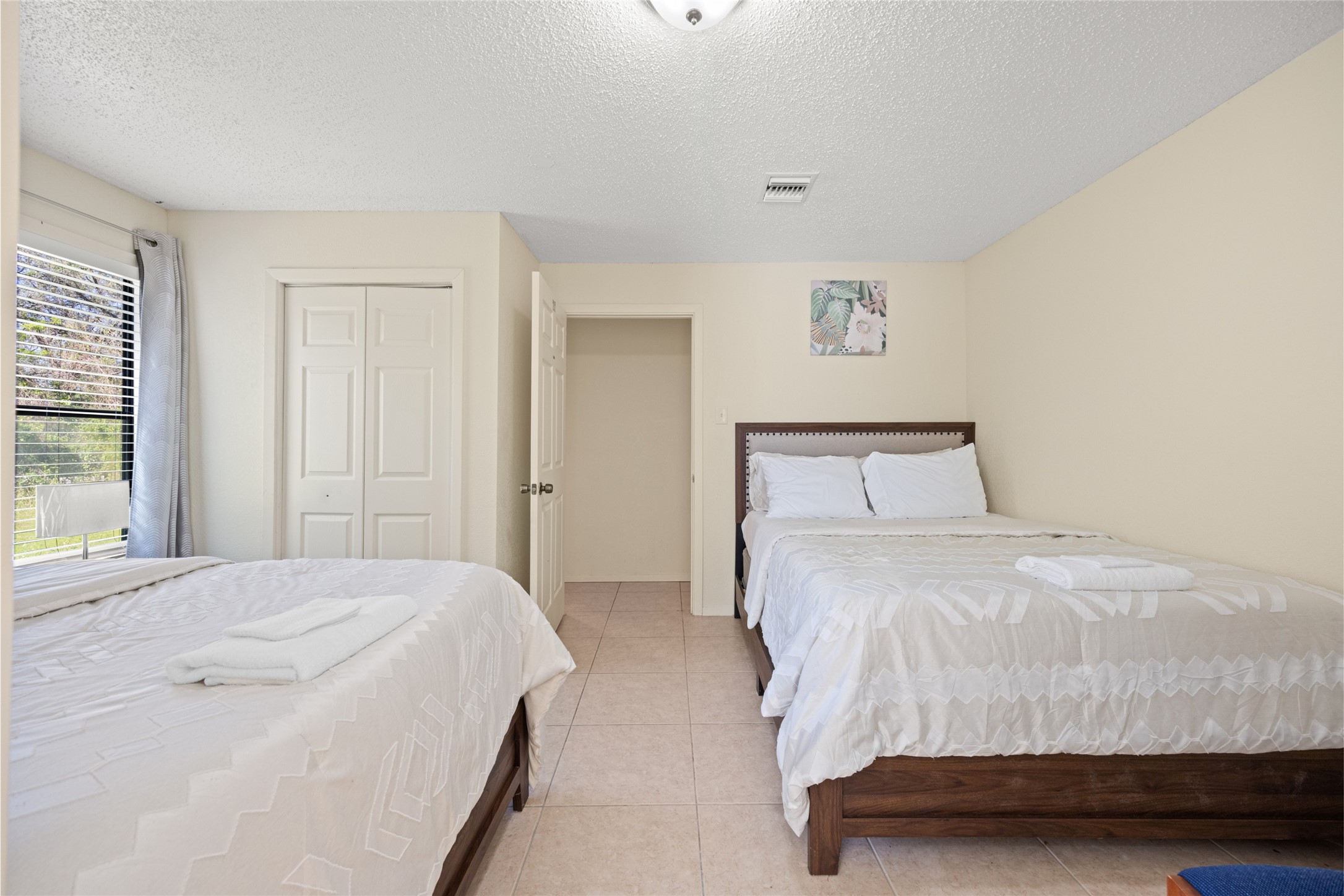 25231 Roesner Lane Katy, TX 77494 - Photo 11 of 48 a bedroom with a bed and a window