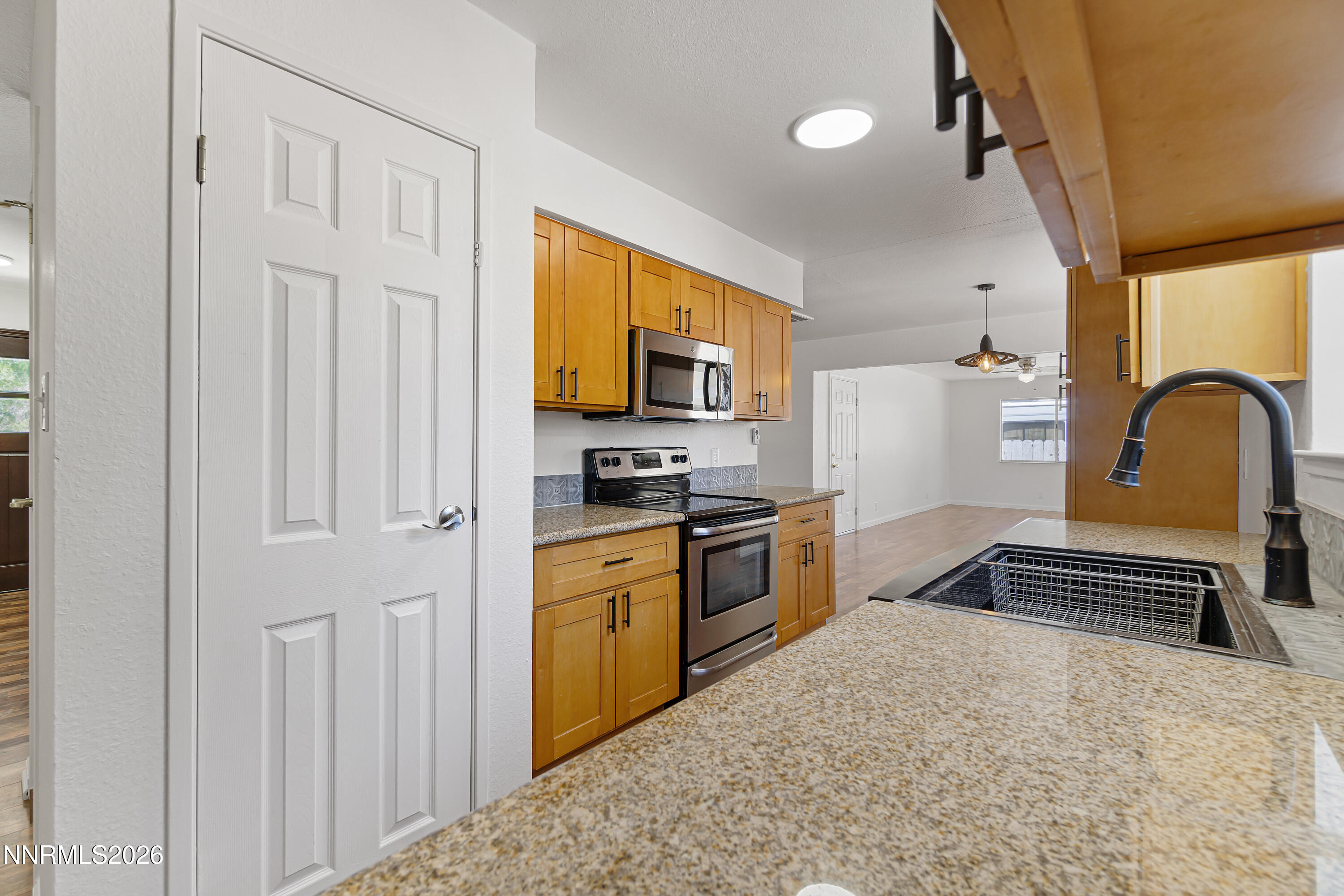 235 Arrow Street Fernley, NV 89408 - Photo 15 of 31 DSC00972
