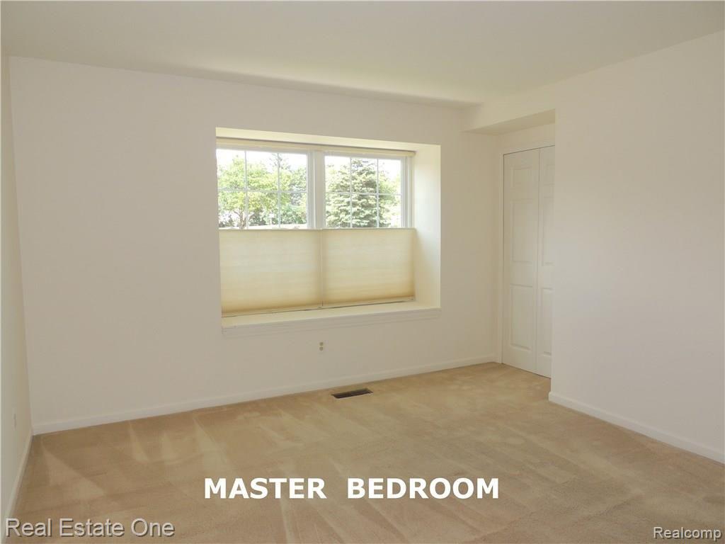 1675 Huntington Park, Unit 2 Rochester Hills, MI 48309 - Photo 9 of 18