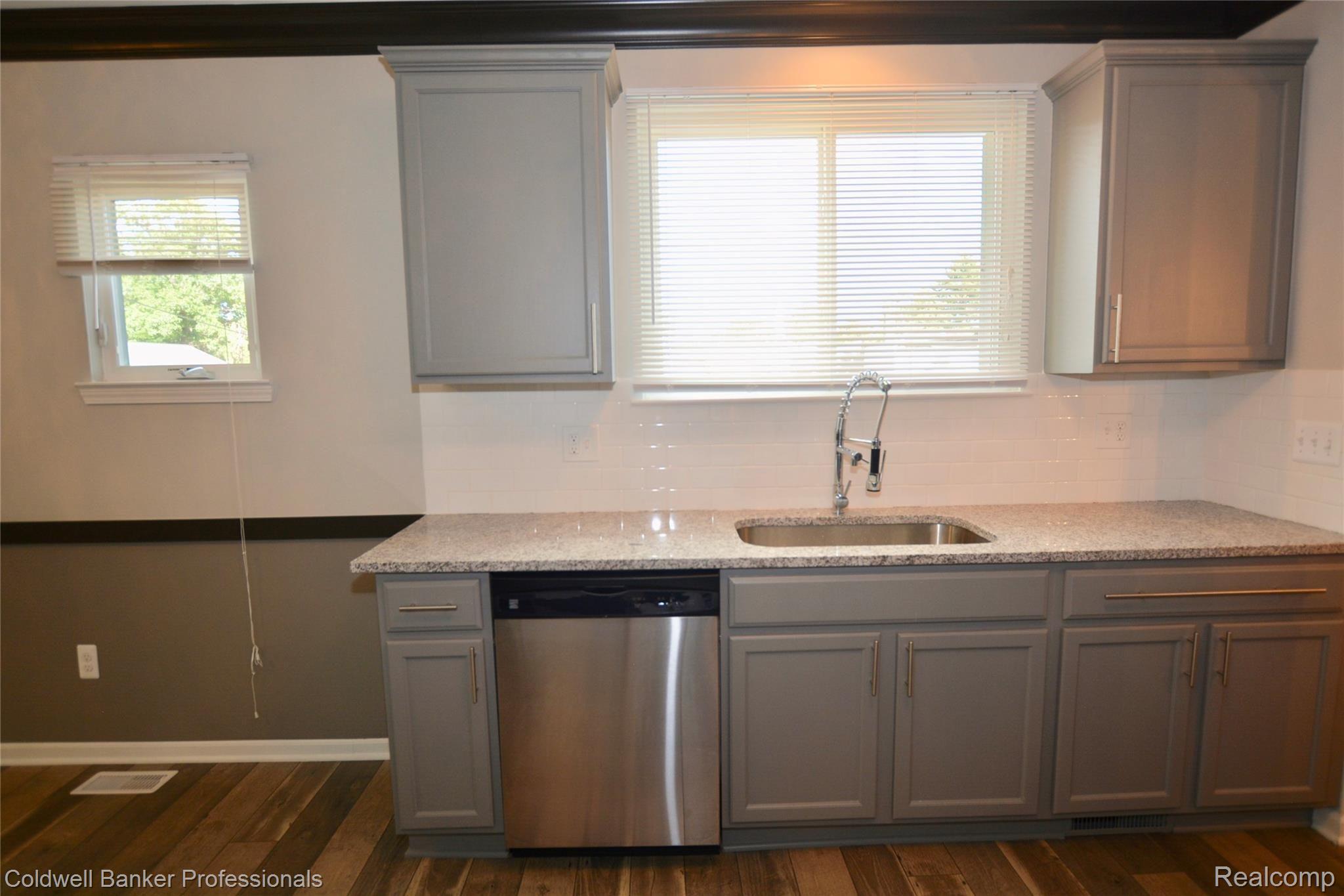 1961 Roslyn Road Grosse Pointe, MI 48236 - Photo 7 of 35 fullsizeoutput_21763.jpeg