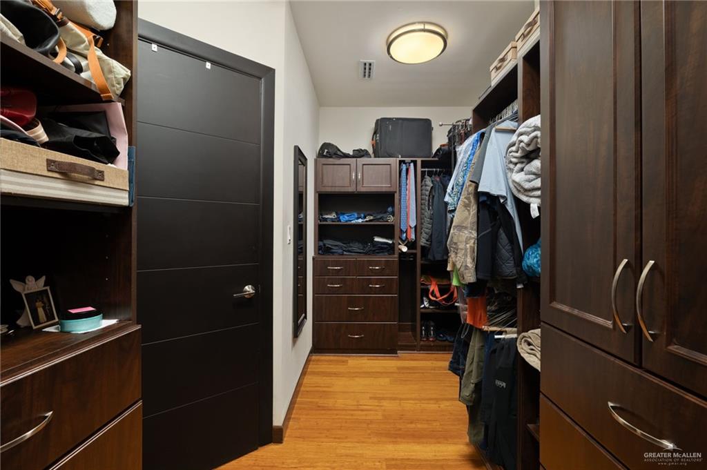 809 Rio Grande Drive Mission, TX 78572 - Photo 16 of 45 a view of walk in closet