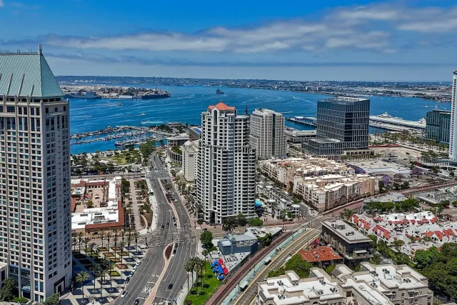 $839,000 | 700 West Harbor Drive, Unit 1306, San Diego, CA 92101