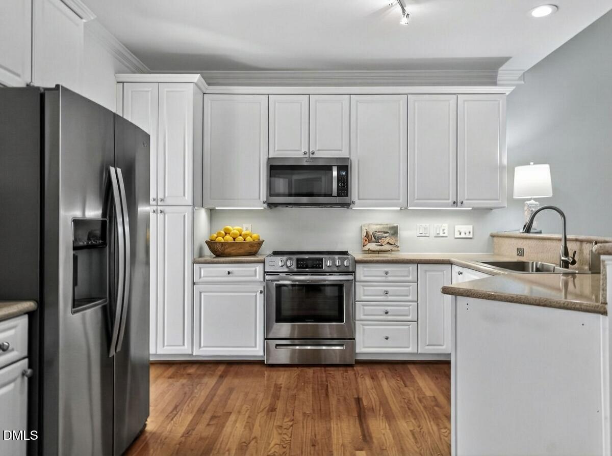 38 Innisfree Drive Durham, NC 27707 - Photo 8 of 30 Kitchen open to Family Room