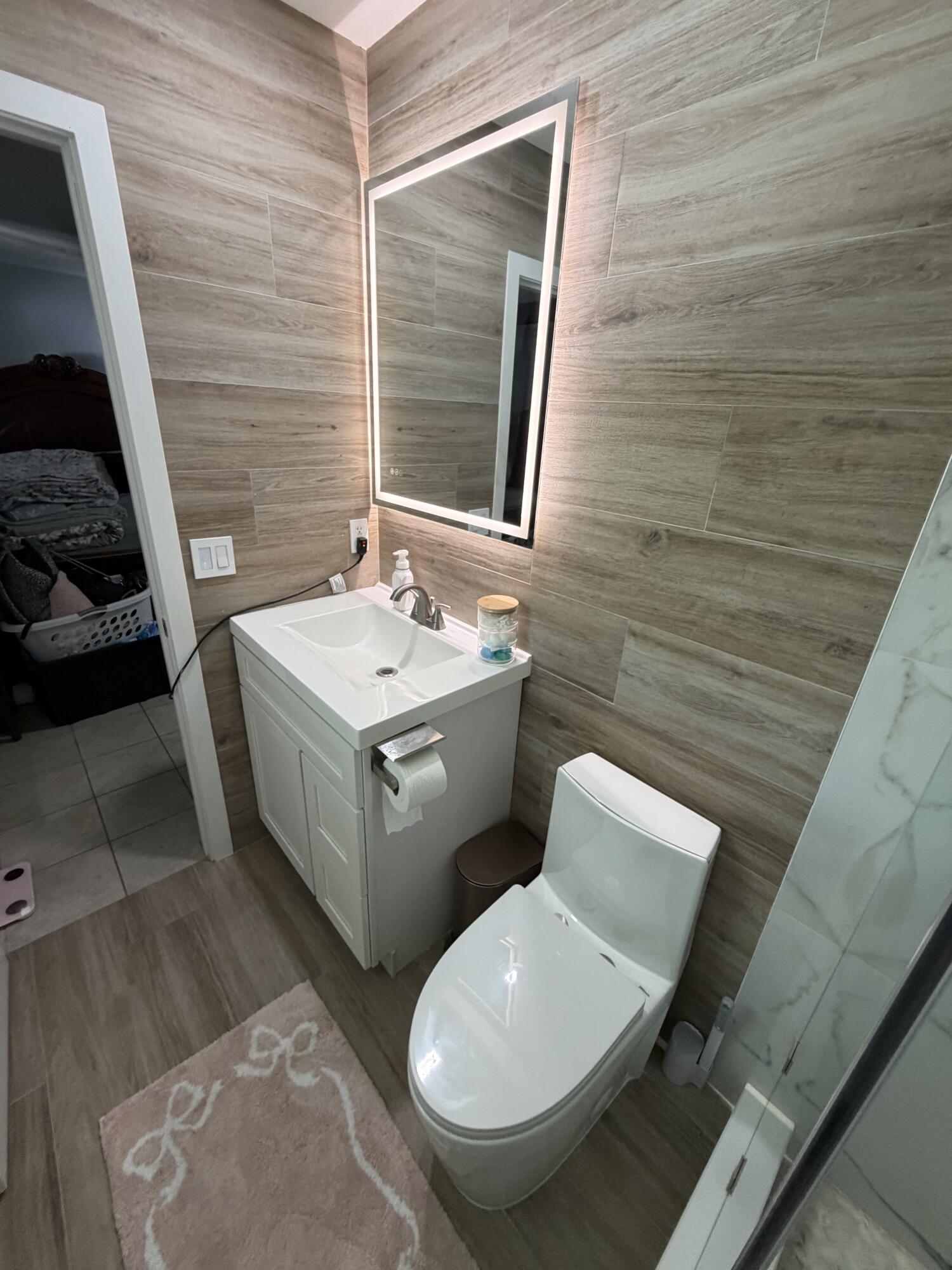 322 3rd Road Key Largo, FL 33037 - Photo 27 of 58 Master Bath angle 2