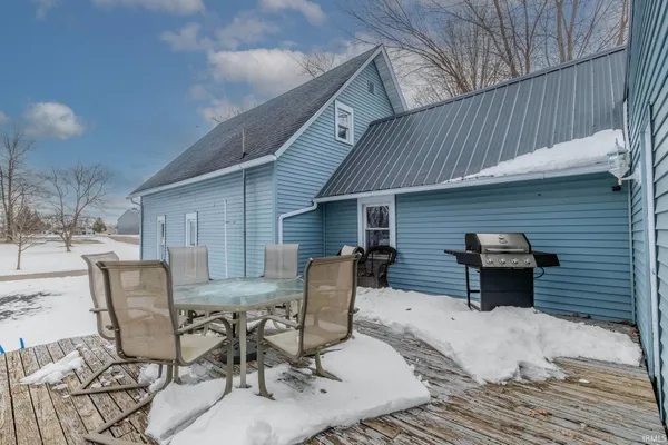 $179,900 | 305 East Wabash Street, Hudson, IN 46747
