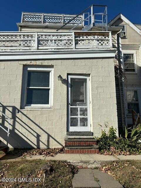 68 Mason Street, Unit 3B Greenwich, CT 06830 - Photo 2 of 10 Front Entrance