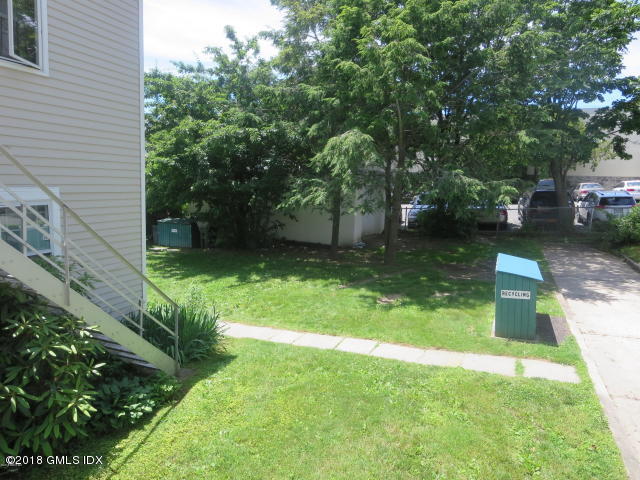 68 Mason Street, Unit 3B Greenwich, CT 06830 - Photo 10 of 10 Yard