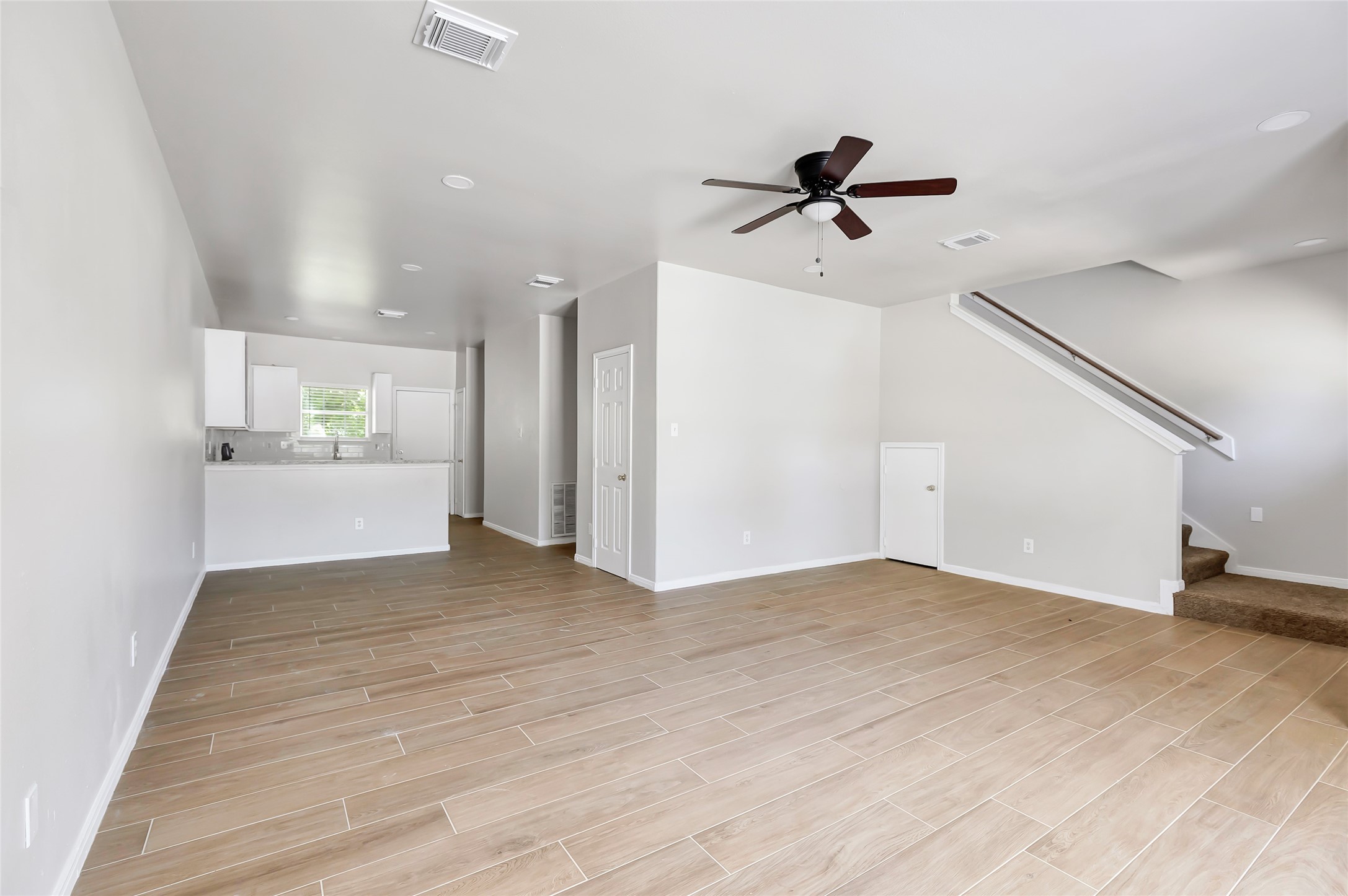 10445 Wicklowe Street, Unit A Houston, TX 77016 - Photo 12 of 48