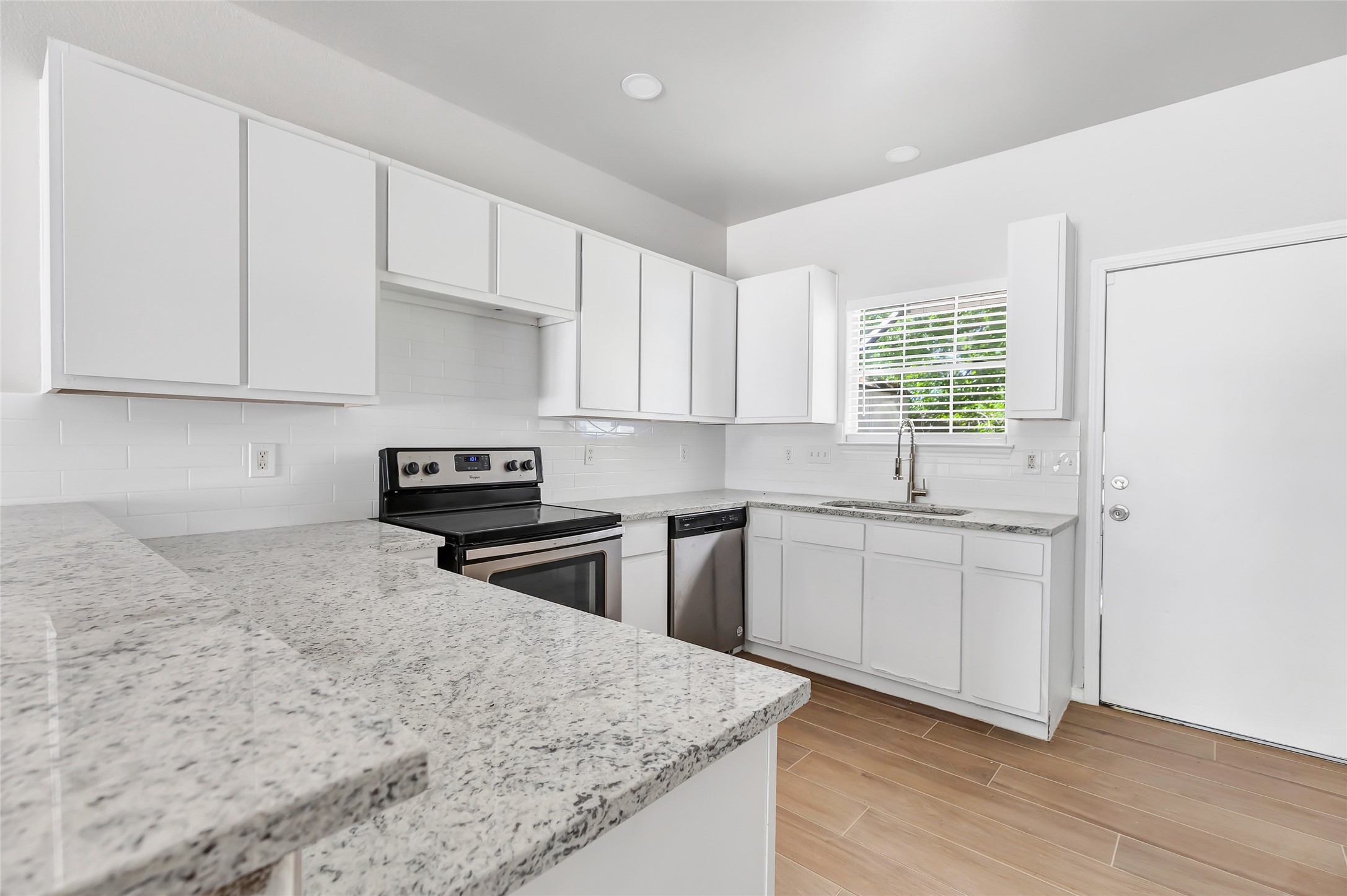 10445 Wicklowe Street, Unit A Houston, TX 77016 - Photo 15 of 48