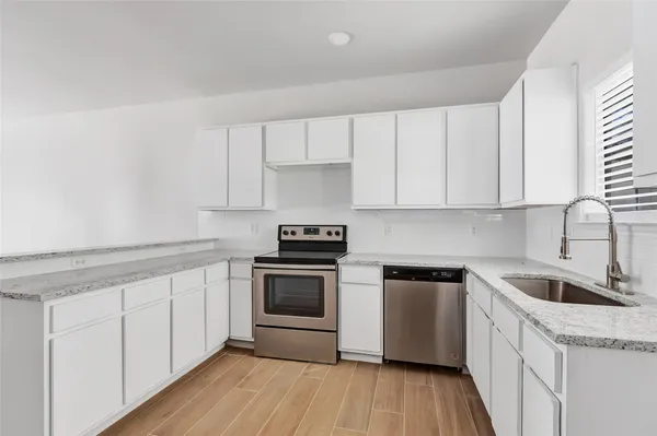 $2,395 | 10445 Wicklowe Street, Unit A, Houston, TX 77016