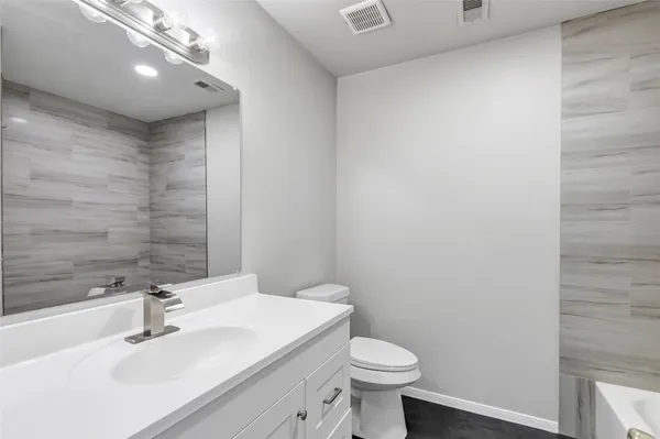 $2,395 | 10445 Wicklowe Street, Unit A, Houston, TX 77016