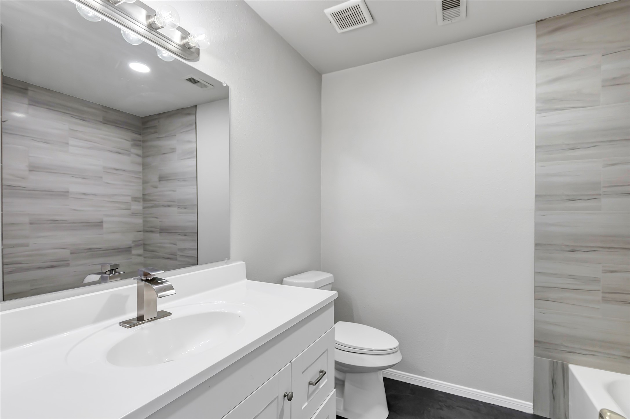 10445 Wicklowe Street, Unit A Houston, TX 77016 - Photo 22 of 48